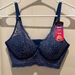 Maidenform Wireless Foam‎ Cup Bra. Converts to Halter.  Size 38B.  Navy/White